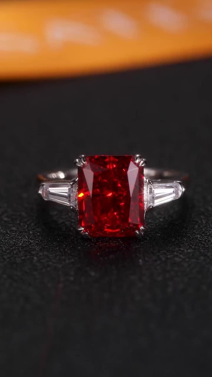 Make your mark in the world of luxury jewelry and join the #Satéur revolution! Experience the joy of