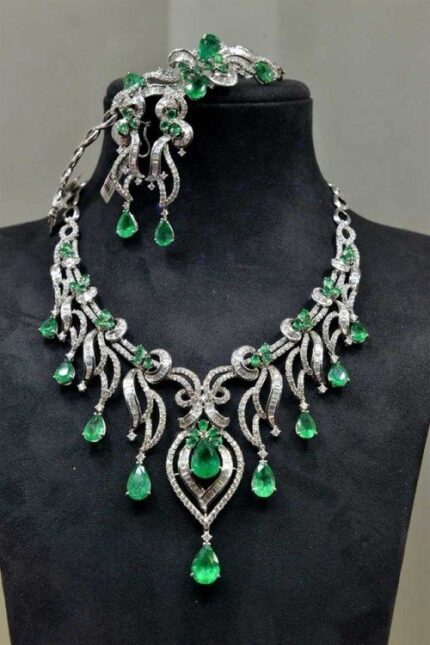 D&J Emerald Enchant Diamond Necklace Set – Regal Teardrop Bridal Collection