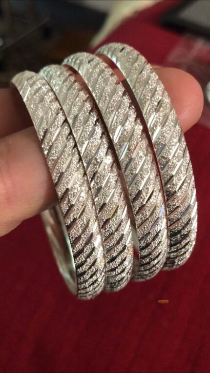D&J Silver Radiance Textured Bangle Set – Diamond-Cut Luxury Stack