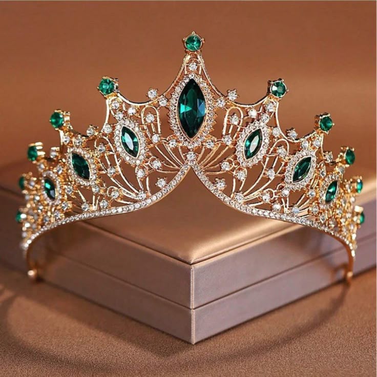 Crown Elegant Bright Rhinestone Queen Tiara Wedding Bride Hair Ornament Crown _ Color_ Gold_Green _ Size_ Os