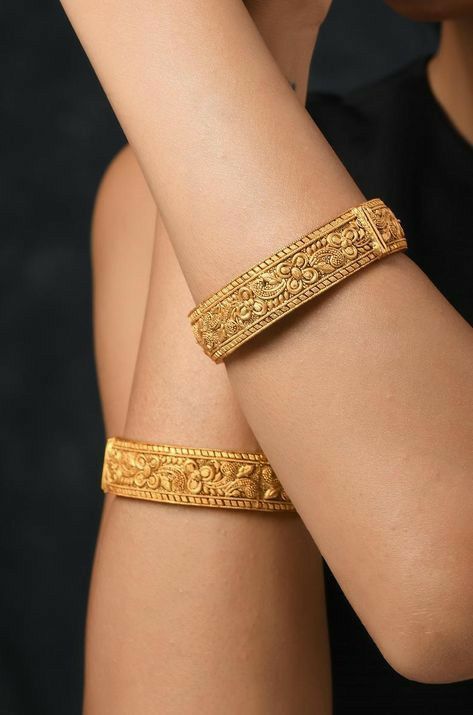 Gold kangan